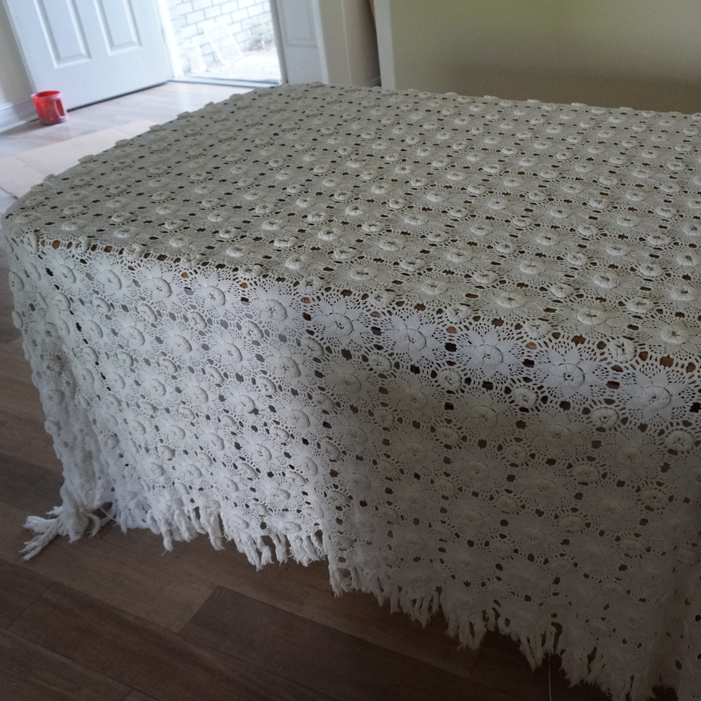 Vintage Floral Crochet Flower Bedspread Coverlet, 3 Dimensional Flowers